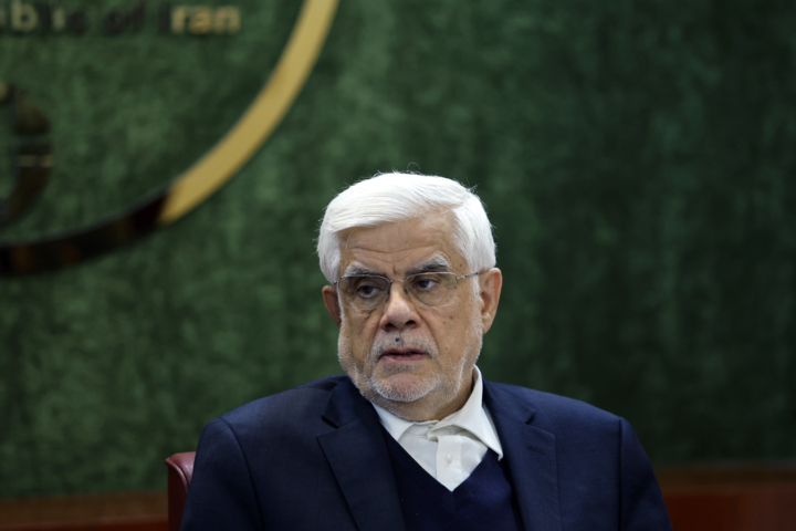 معاون اول رییسجمهور جویای احوال دانش آموزان مصدوم کرمانی شد